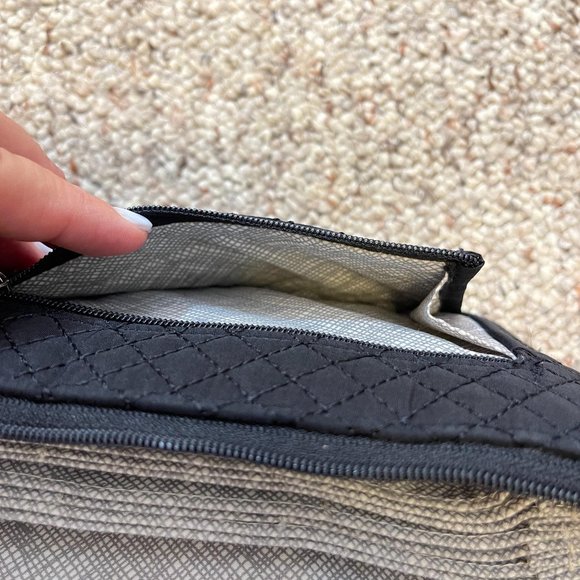 Bella Taylor Black Cash System Wallet - Picture 7 of 9